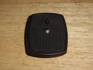 TRIPOD MULTI FIT QUICK RELEASE PLATE W/1-5/8” SQ CONNECTOR BASE 4 CAMERA/SCOPE - Picture 1 of 3