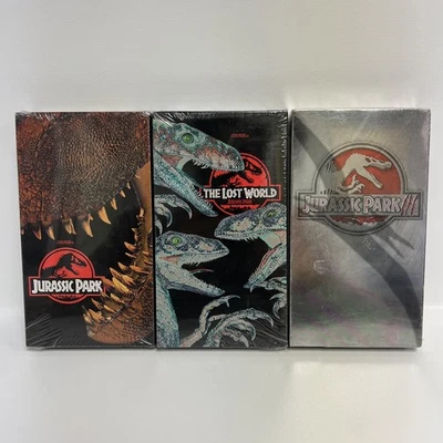 NEW, SEALED Jurassic Park Trilogy - Lot of 3 VHS Tapes - Movies 1, 2, & 3  Foto 1 de 3