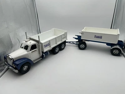 Volteo hidráulico Smith Miller edición limitada B Mack Blue Diamond con cachorro de transferencia Foto 1 de 4