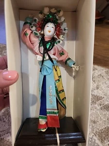Muñeca de ópera china vintage en caja original sin tapa de caja 7" - Imagen 1 de 8