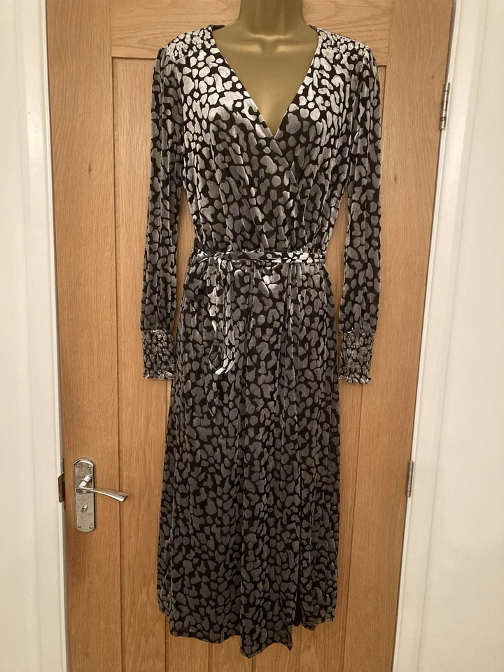 Oasis Animal Print Grey Silver Black Dress Long Sleeve New wt Tags Medium 12 14 - Image 1 of 4