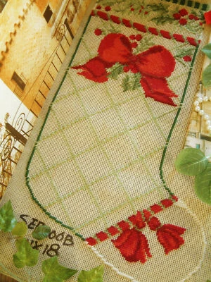 Beautiful Hand Crafted Simple Cute Red Knots Flowers Nedlepoint Canvas Preworked - Image 1 of 4