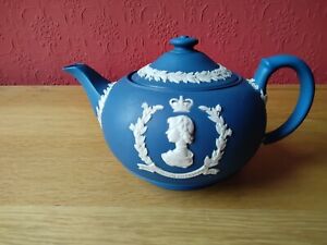 Wedgwood Dark Blue Jasperware Queen Elizabeth II Coronation 1953 Teapot rare fnd