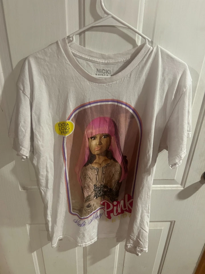Camiseta NICKI MINAJ Pink Friday World Tour Barbie grande cabelo extra longo música - Imagem 1 de 4