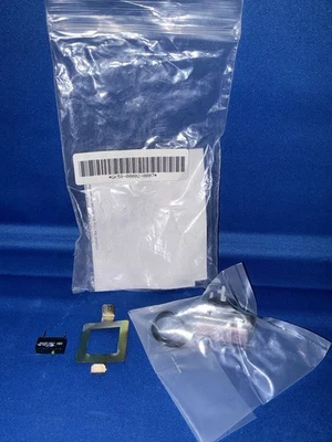 Interruptor de parada Lifefitness GK58-00002-00007 para esteiras TR91, TR95 e Tr97 - Imagem 1 de 2