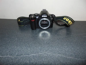 Nikon D60 10.2 MP Digital SLR Camera *Working* Black (Body & Strap) VGC - Picture 1 of 11