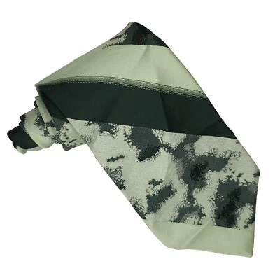 Gravata larga masculina vintage anos 70 Wembley texturizada listra abstrata verde - Imagem 1 de 3