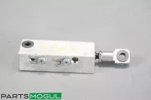 MERCEDES R172 CLASE SLK PASAJERO DERECHO CONVERTIBLE SUPERIOR CILINDRO HIDRÁULICO OEM - Imagen 1 de 4