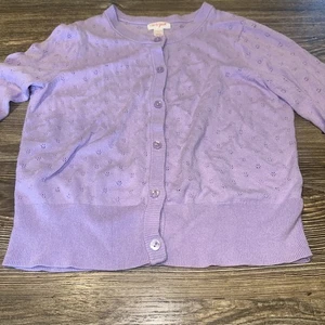 Cárdigan suéter con botones de lavanda Cat & Jack para niñas talla grande (10/12) nuevo sin etiquetas. Q - Imagen 1 de 6