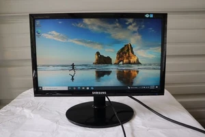 Samsung SyncMaster E1920 - 19" Color Display Monitor w/ Stand, VGA & Power cord - Picture 1 of 4