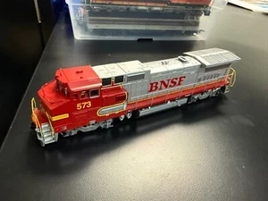 Atlas - BNSF #573 w/Gull Wing Cab - Picture 1 of 13
