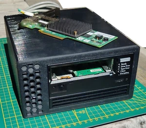 HP BRSLA-0601-DC External LTO-4 Fibre Channel Tape Drive Ultrium-4 - Imagen 1 de 3