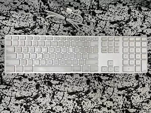 Genuine Apple A1243 Wired USB Keyboard for iMac Mac Mini Mac Pro w/Keypad - Picture 1 of 5