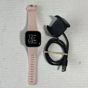 Fitbit Versa 2 Health & Fitness Smartwatch - Petal/Copper Rose Size Small Band - Picture 1 of 5
