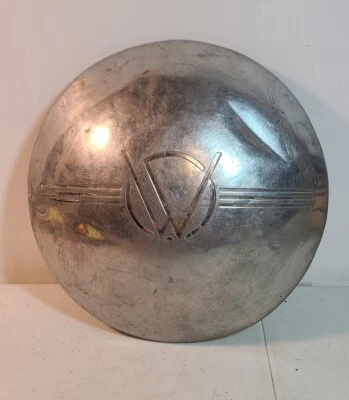 Vintage Willys Dog Dish Hub Cap 8 1/2"    -  H457  - Image 1 of 4