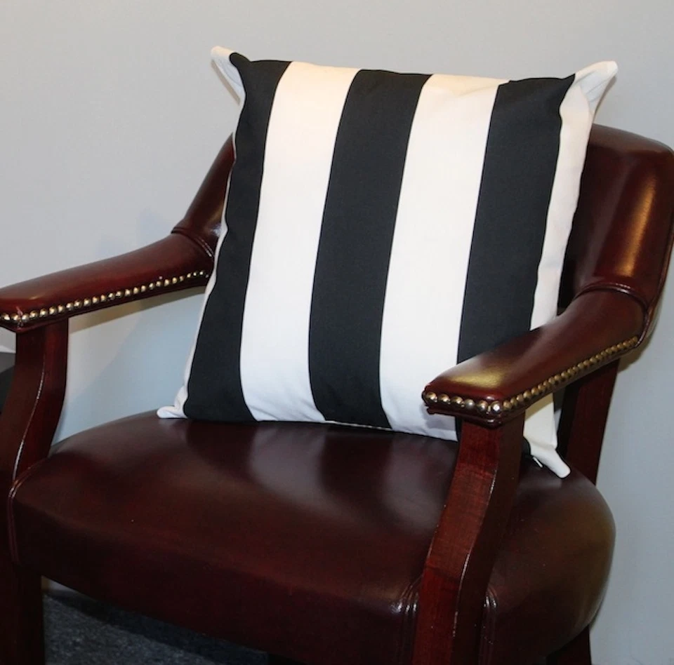 Funda Cojín Cabana Rayas Blanco y Negro 18"x18" Foto 1 de 1