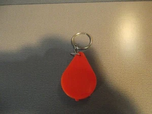 Old Collectible Key Chain 2"in Plastic Orange Magnifying Glass - Picture 1 of 5