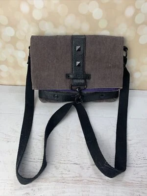 RARO VANS Bolso Bandolera Gris Y Negro Tachonado Enemigo Cuero Bolso Mensajero Foto 1 de 4