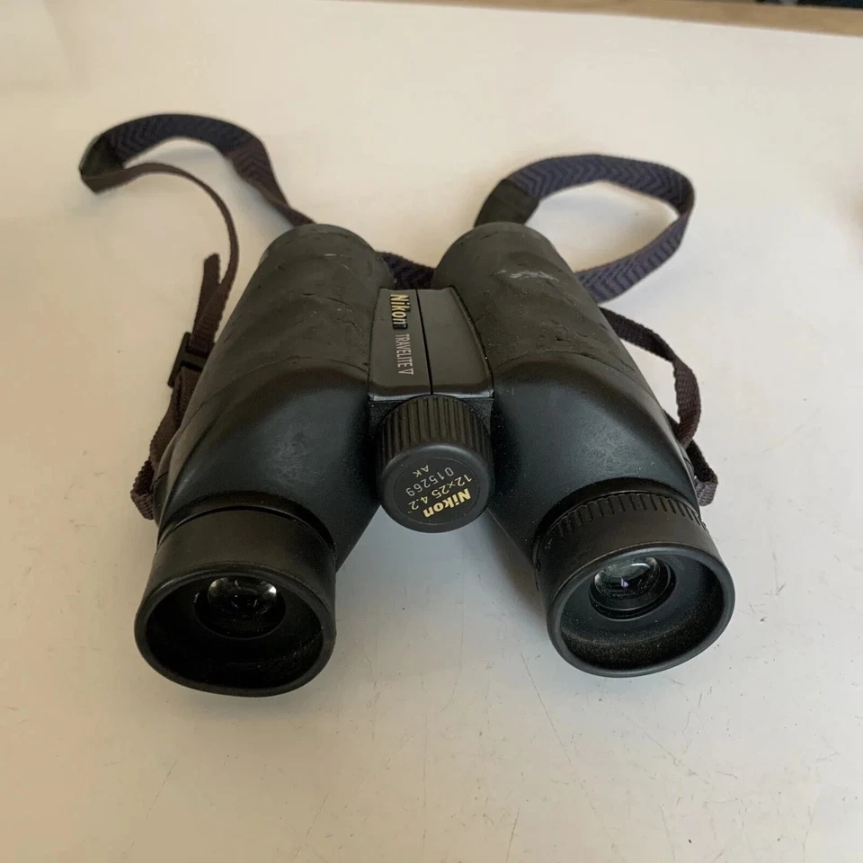 LIGHTLY USED - Nikon Travelite V 12x25 Binoculars - Image 1 of 1