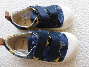 Baby Kinder Schuhe Klett Sneaker von Clarks, Gr. 20 (NEU) - Bild 1 von 12