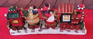 Vintage Festive Old Fashioned Santa Train With 4 Cars Christmas Decoration Cute - Picture 1 of 4