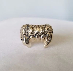22.5 Gr Sterling Silver Fangs Biker Rocker Vampire Teeth Ring Size 12  - Picture 1 of 5