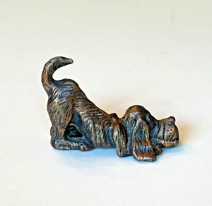 Vintage Miniatur Bronze Messing Hund Hund Statue Sammelfigur 2" L lange Ohren - Bild 1 von 9