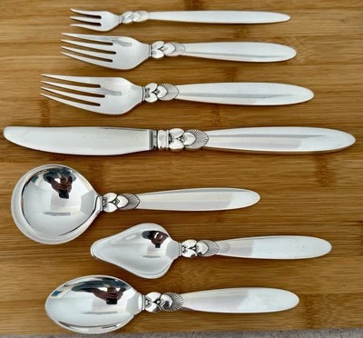 JUEGO DE CUBIERTOS FINOS GEORG JENSEN ORIGINALES 84 PIEZAS CACTUS ESTERLINA 12 X 7 PIEZAS Foto 1 de 4