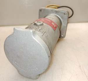 NEU CROUSE HINDS DR231 ARKTITE STECKDOSE 30 AMP 3W 3P 3PH - Bild 1 von 5