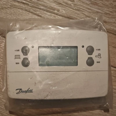 Danfoss FP715Si twin channel programmable room thermostat 087N7898PP bagged - Image 1 of 4