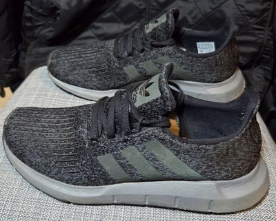 adidas Originals Swift Run Men's Grey Trainers Size UK Size 8 - Image 1 of 4