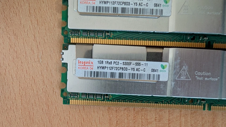 8GB 8 x 1GB 1Rx8 PC2-5300F-555-11  HYMP112F72CP8D3-Y5 AC-C - Immagine 1 di 1