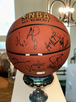 2003-04 Sacramento Kings Equipo Completo (16) Firmado Auto Baloncesto Beckett Certificado de Autenticidad Foto 1 de 4