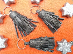 PORTE CLEFS AUTO MOTO / BIJOU DE SAC POMPON KEY-RING CUIR BLEU DORE GRIGRI ! - Picture 1 of 3