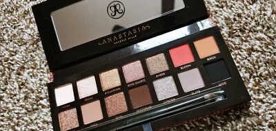 Paleta de sombras de ojos sensuales Anastasia Beverly Hills edición limitada Foto 1 de 4