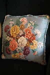 Vintage Large Pretty Chintz Floral Cushion Cover & Feather Pad - 20" x 20" - Picture 1 of 5