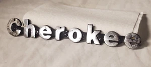 Emblema vintage de Jeep Cherokee Fender 1984 - 96 - Imagen 1 de 8