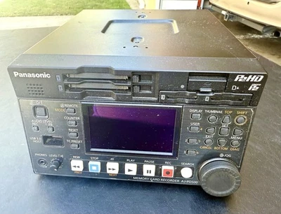 Grabadora de tarjetas de memoria Panasonic AJ-PD500 Half-Rack P2 HD con 3.516 horas Foto 1 de 4