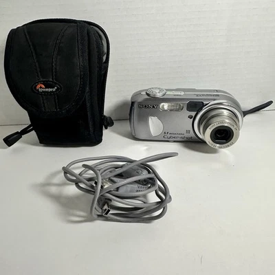 Sony CyberShot DSC-P93A 5.1MP Digital Camera - Tested -128MB Memory Stick & Case - Image 1 of 4