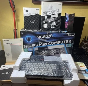 Ordenador MSX Philips VG8020 con caja original, corchos y manuales FULLY WORKING - Foto 1 di 23