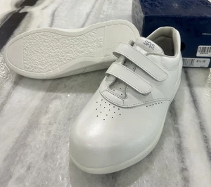 SAS Me Too White 8.5 Wide, Women's Sneaker New In Box Save Big - Picture 1 of 6