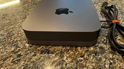 Apple Mac Mini (256GB SSD, Intel Core i7, 3.2 GHz, 32GB) 2018 With Dock - Image 1 of 4