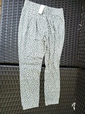 NWT 1 pc Gap girl gray super soft knit pleated leopard pants size L 10 - Image 1 of 4