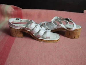 VTG 70s Sol-Mor White Patent Leather Wedge Heel Cork Strappy Slingback Sandals 5 - Picture 1 of 11