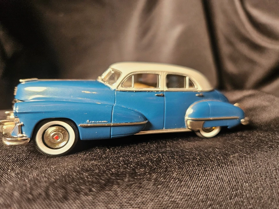 RARO Brooklin Modelos 1947 Cadillac 4 Puertas Sedán Azul Escala 1:43 Inv. #0958 Foto 1 de 4