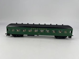Playart #1510 HO Scale Southern Passenger Car Good Condition - Picture 1 of 6