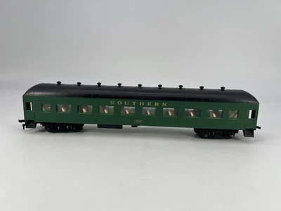 Playart #1510 HO Scale Southern Passenger Car Good Condition - Image 1 of 4