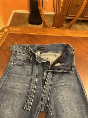 Pantalones de mezclilla rectos con cinturón Black Orchid lavado oscuro para mujer talla 29 Foto 1 de 4