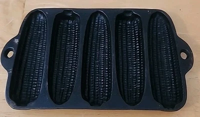 Cast Iron 5 Section Corn Cob Cornbread Loaf Pan - Image 1 of 4