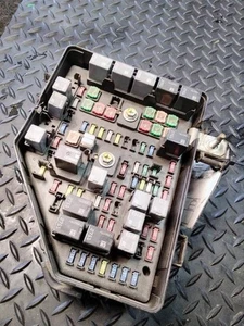 2013-2014 GMC Acadia Engine Fuse Box Relay Module W/o Tow Package OEM - Bild 1 von 8